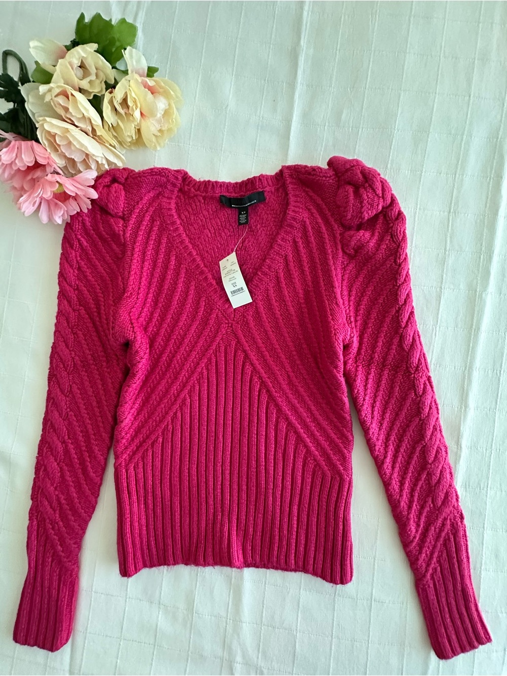 White House Black Market NWT Puff Shoulder Hot Pink V-Neck Cable Knit Sweater!